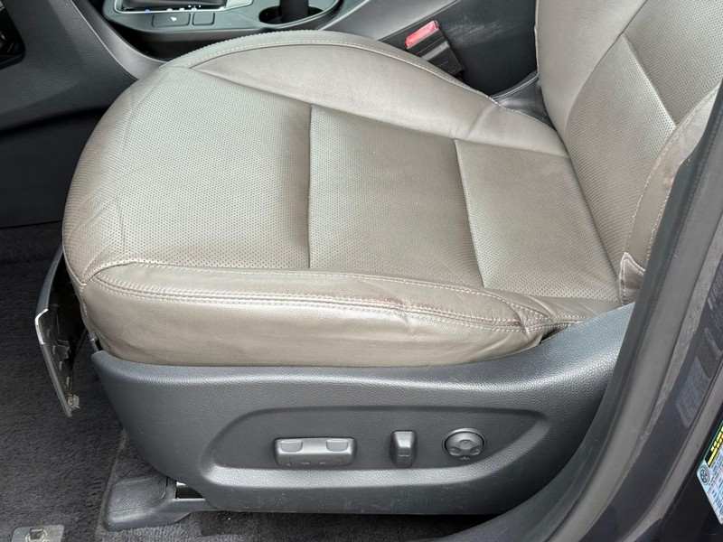 Hyundai Santa Fe XL Vehicle Image 23