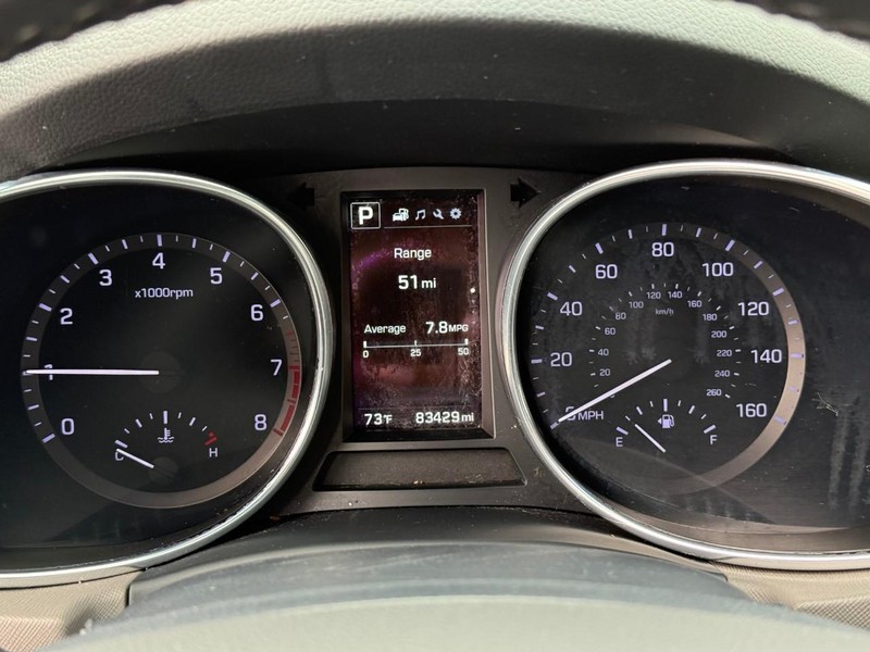 Hyundai Santa Fe XL Vehicle Image 27