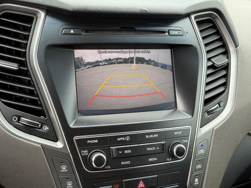 Hyundai Santa Fe XL Vehicle Image 30