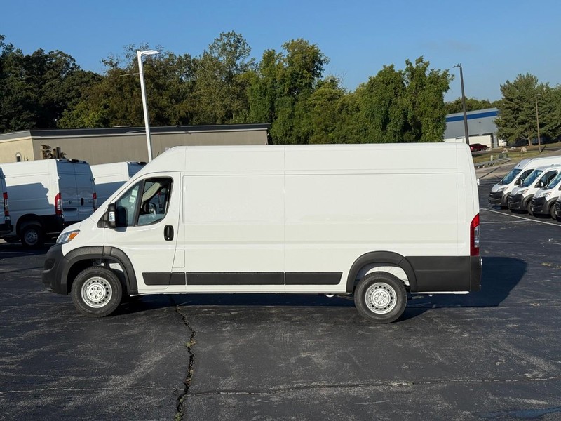 Ram ProMaster Cargo Van Vehicle Image 03
