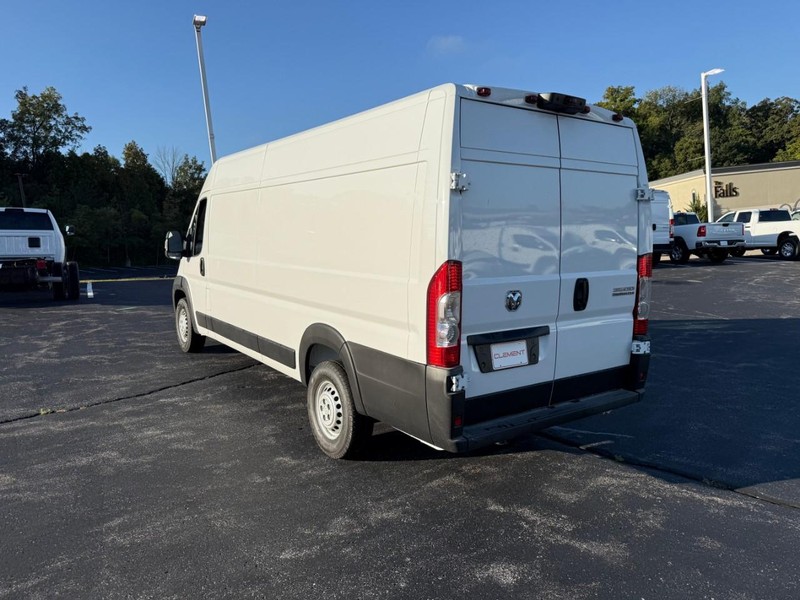 Ram ProMaster Cargo Van Vehicle Image 04