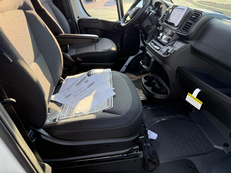 Ram ProMaster Cargo Van Vehicle Image 09