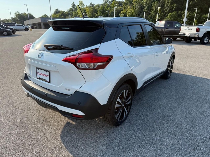 Nissan Kicks Vehicle Image 11