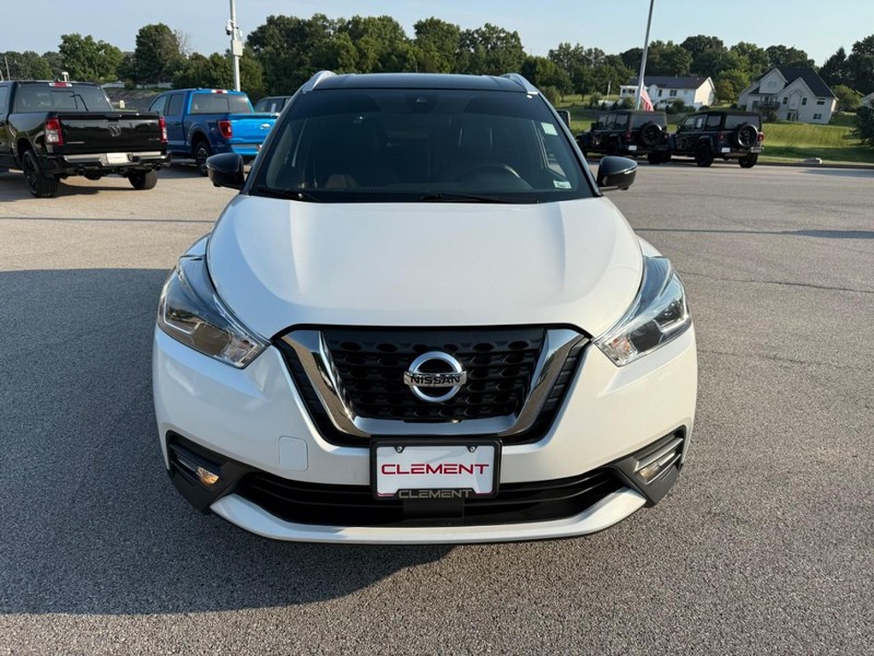 Nissan Kicks Vehicle Image 13