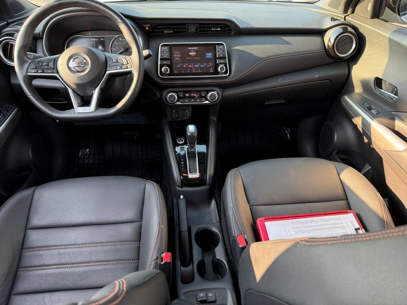 Nissan Kicks Vehicle Image 15