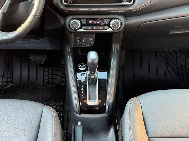 Nissan Kicks Vehicle Image 19