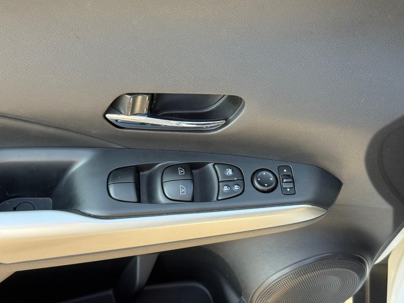 Nissan Kicks Vehicle Image 20