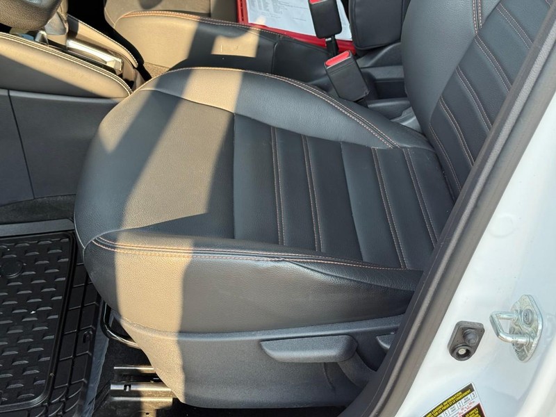 Nissan Kicks Vehicle Image 21