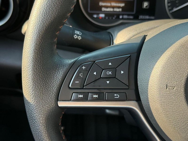 Nissan Kicks Vehicle Image 23