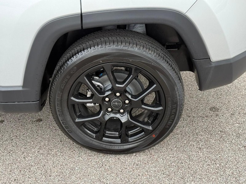 Jeep Compass Vehicle Image 05