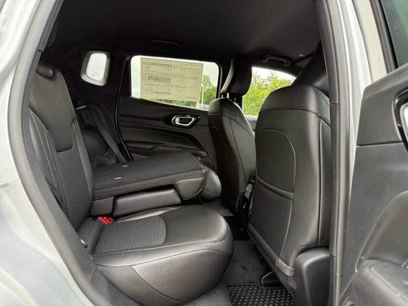 Jeep Compass Vehicle Image 07