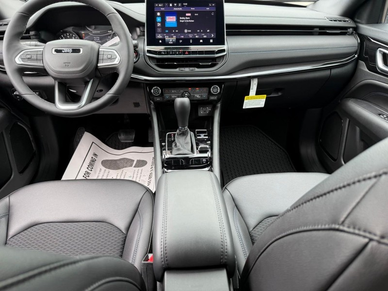 Jeep Compass Vehicle Image 08