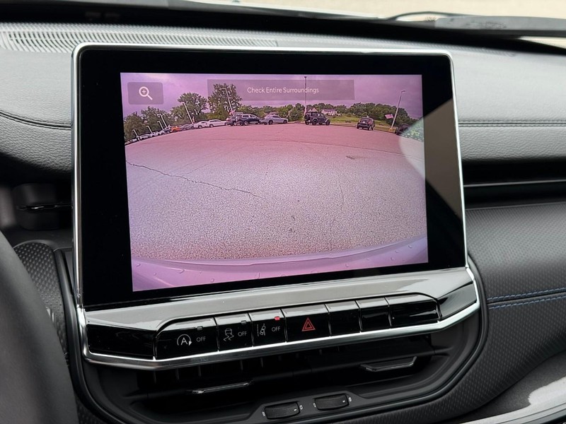 Jeep Compass Vehicle Image 16