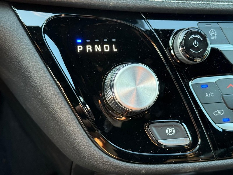 Chrysler Pacifica Vehicle Image 20