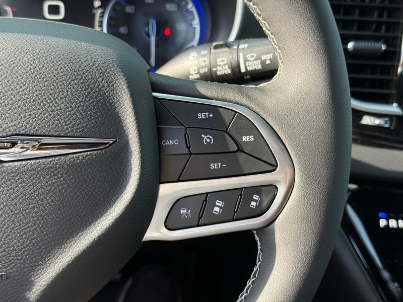Chrysler Voyager Vehicle Image 18