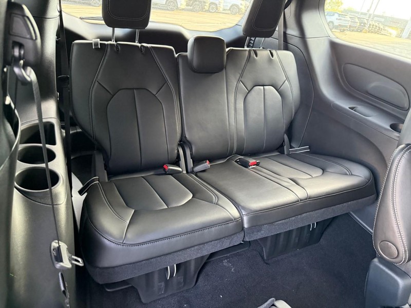 Chrysler Voyager Vehicle Image 08