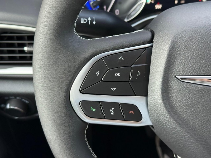 Chrysler Voyager Vehicle Image 16