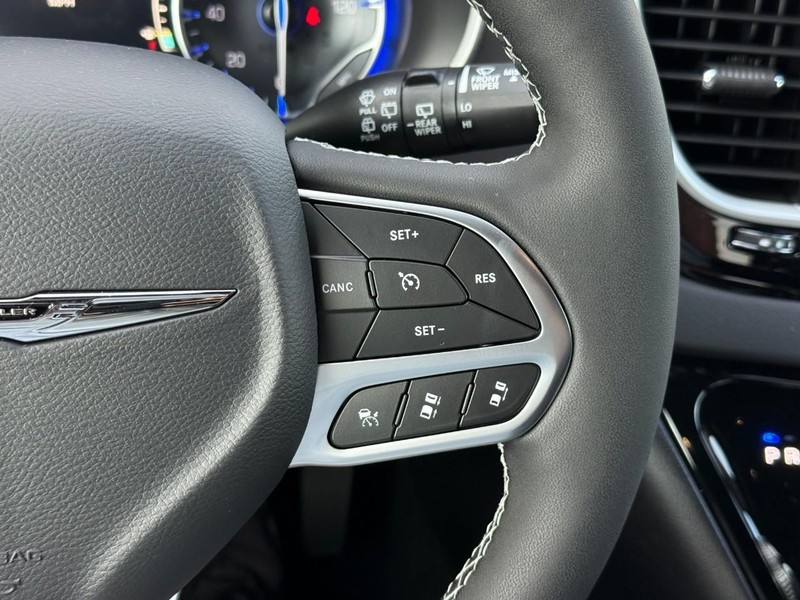 Chrysler Voyager Vehicle Image 17