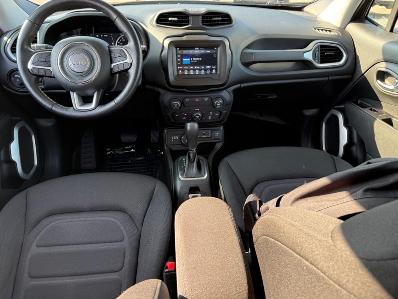 Jeep Renegade Vehicle Image 15