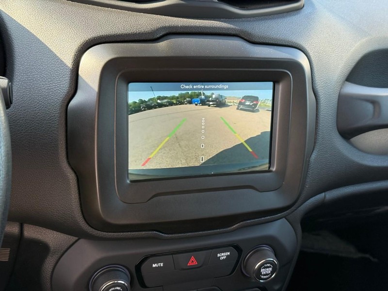 Jeep Renegade Vehicle Image 26