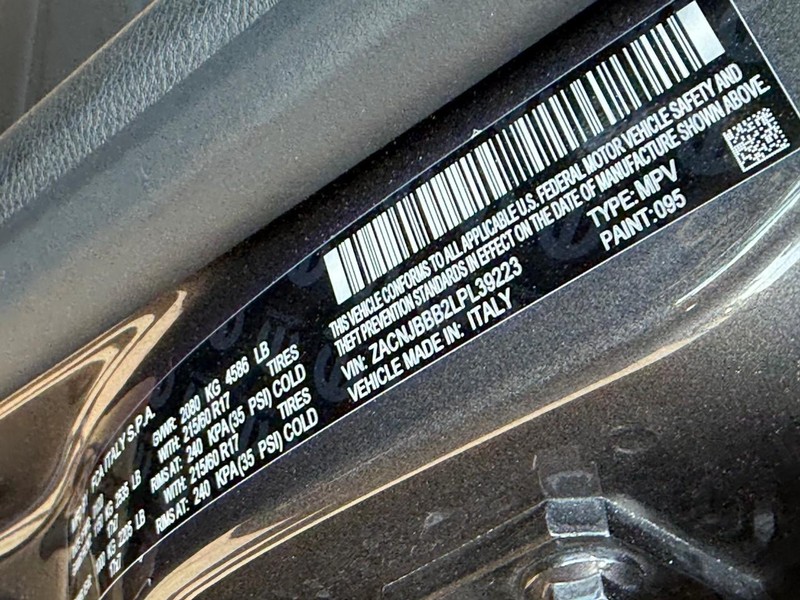 Jeep Renegade Vehicle Image 28