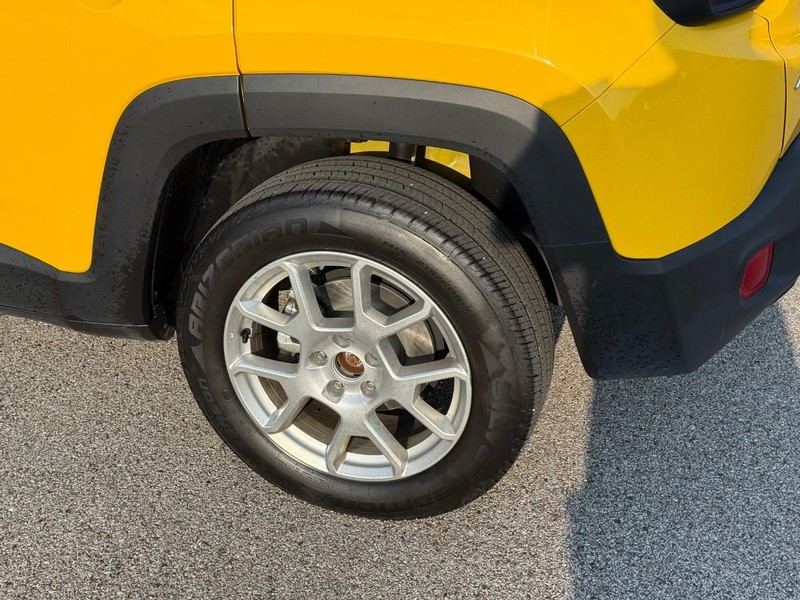 Jeep Renegade Vehicle Image 05