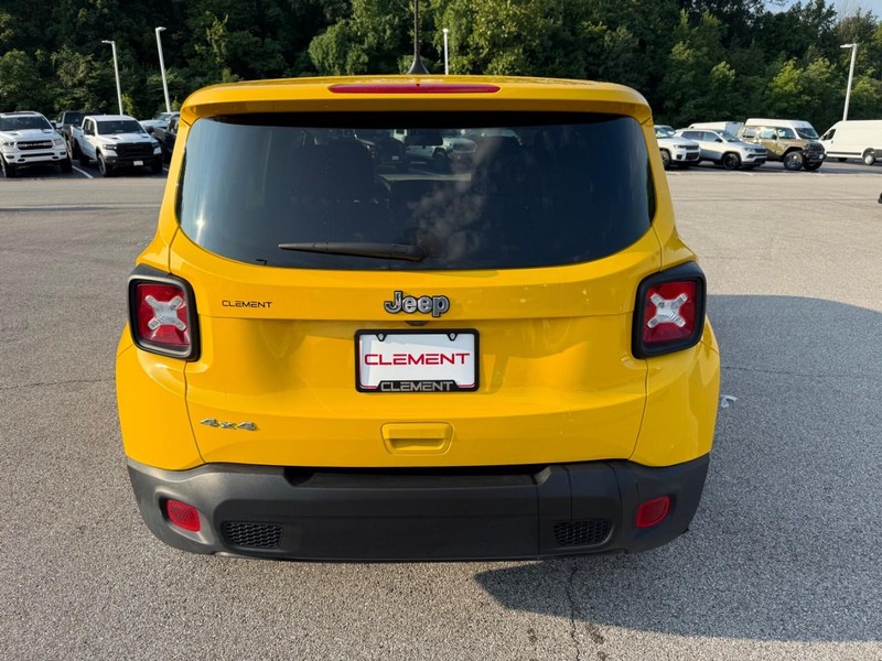 Jeep Renegade Vehicle Image 09