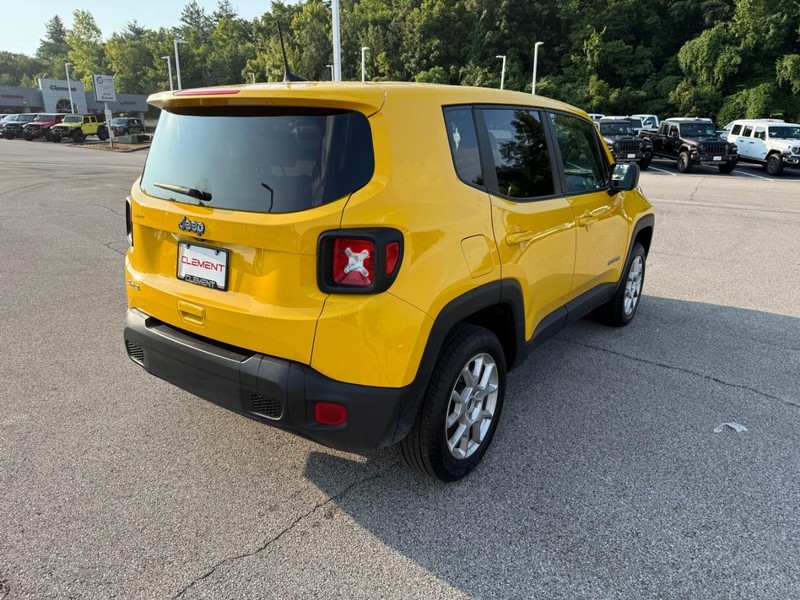 Jeep Renegade Vehicle Image 11