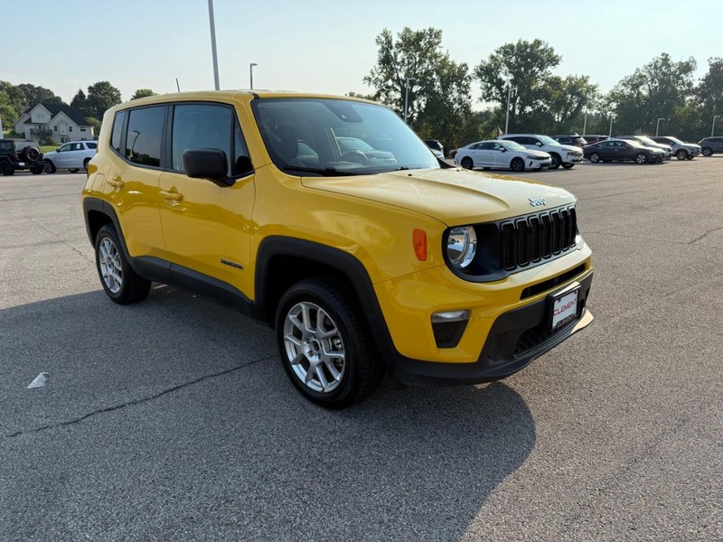Jeep Renegade Vehicle Image 12