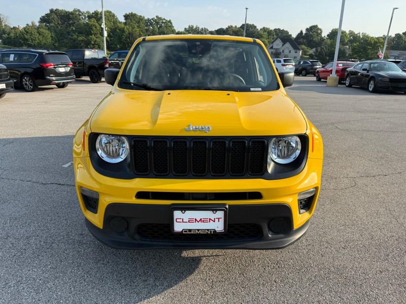Jeep Renegade Vehicle Image 13