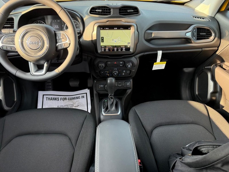 Jeep Renegade Vehicle Image 15