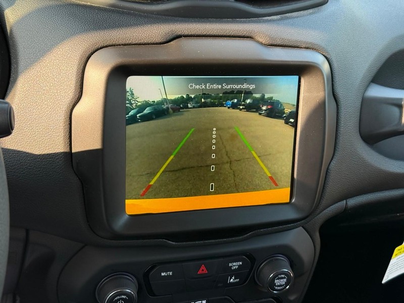 Jeep Renegade Vehicle Image 26