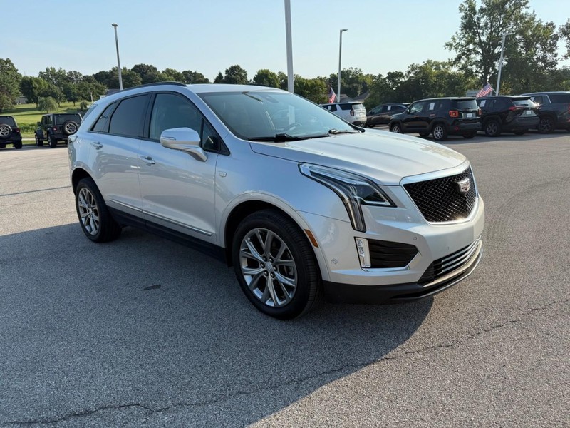 Cadillac XT5 Vehicle Image 11