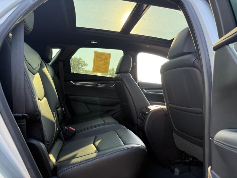 Cadillac XT5 Vehicle Image 13