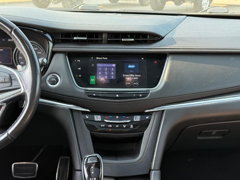 Cadillac XT5 Vehicle Image 16