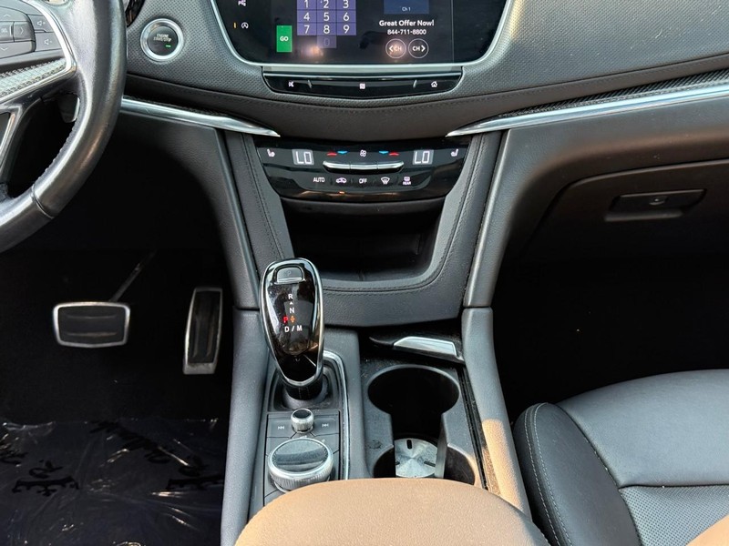 Cadillac XT5 Vehicle Image 18
