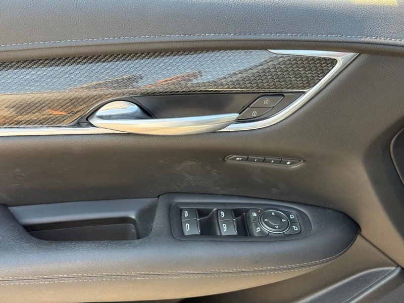 Cadillac XT5 Vehicle Image 19