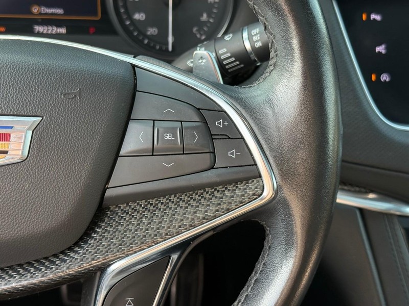 Cadillac XT5 Vehicle Image 24