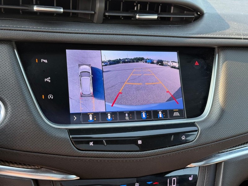Cadillac XT5 Vehicle Image 28
