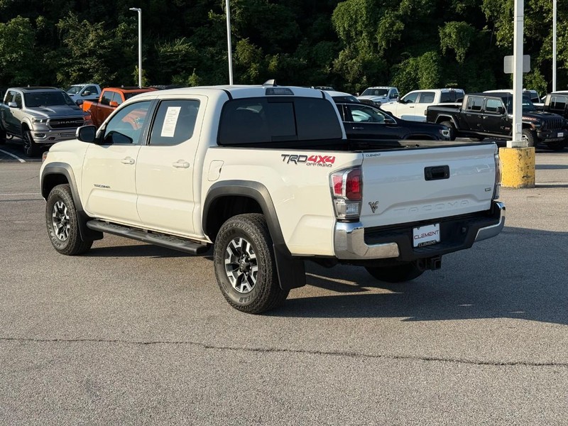 Toyota Tacoma 4WD Vehicle Image 04