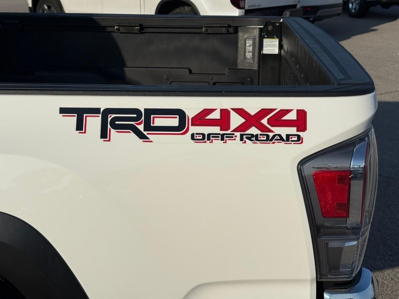 Toyota Tacoma 4WD Vehicle Image 07