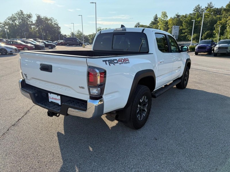 Toyota Tacoma 4WD Vehicle Image 11