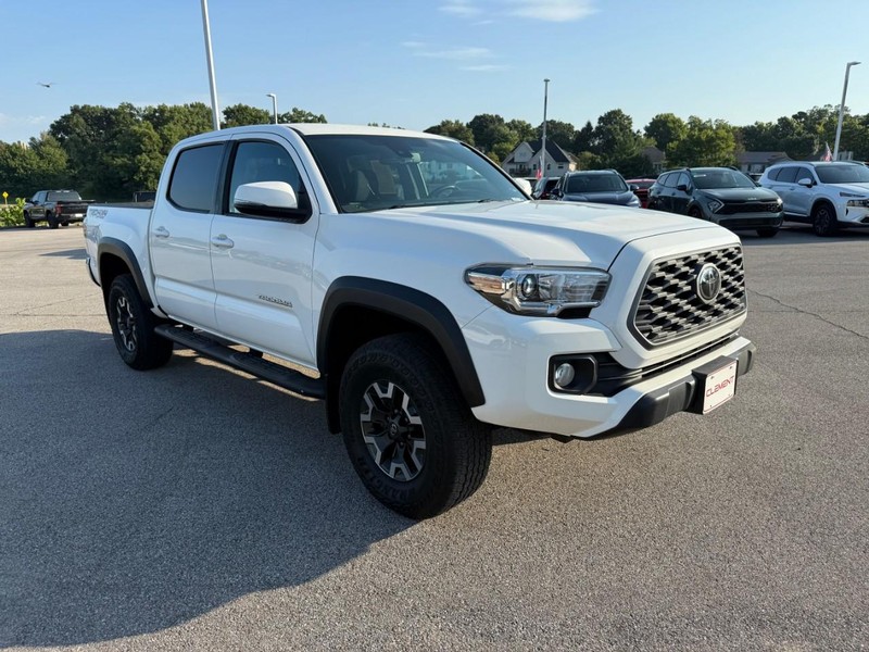 Toyota Tacoma 4WD Vehicle Image 12
