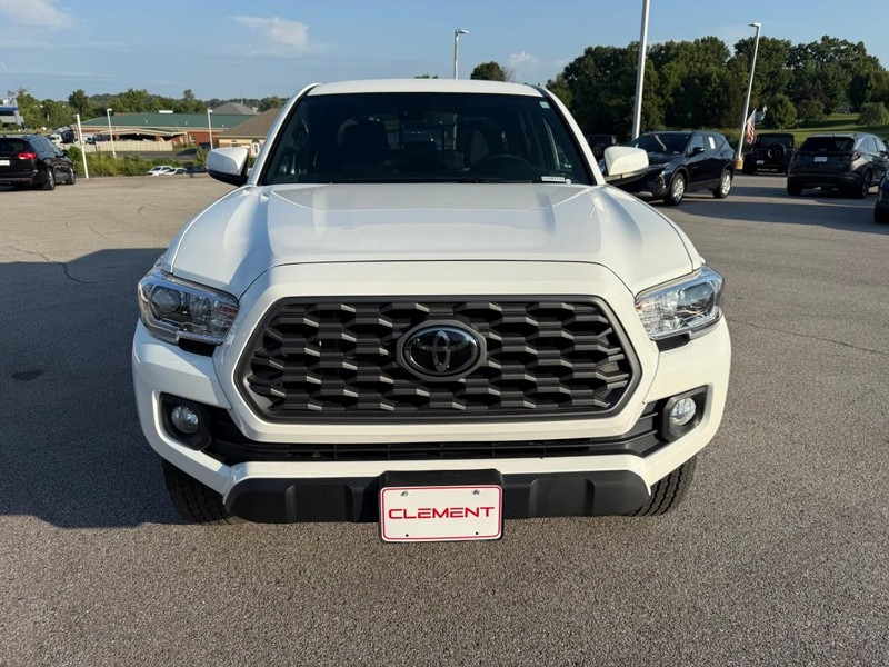 Toyota Tacoma 4WD Vehicle Image 13