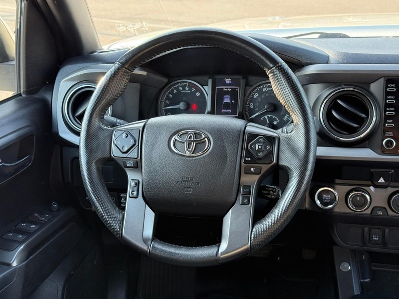 Toyota Tacoma 4WD Vehicle Image 16