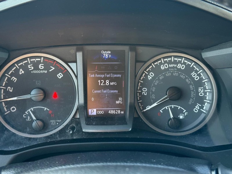 Toyota Tacoma 4WD Vehicle Image 24