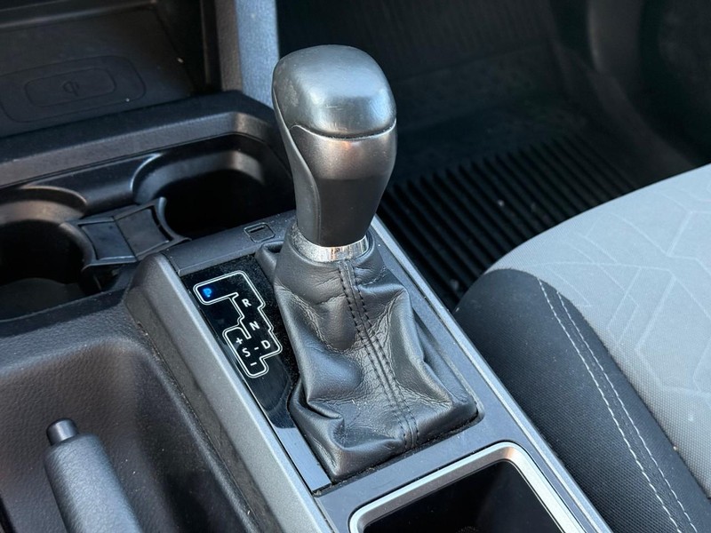 Toyota Tacoma 4WD Vehicle Image 25