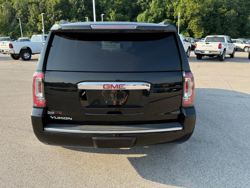GMC Yukon Vehicle Image 08