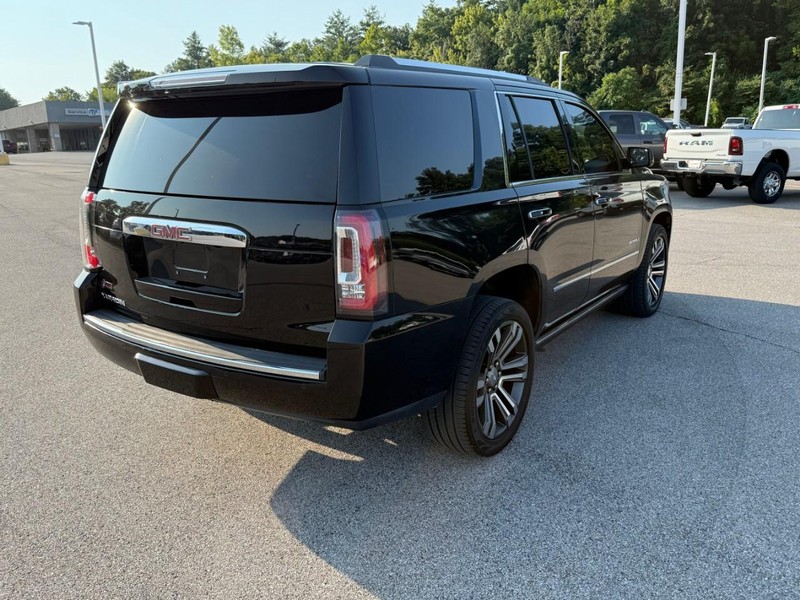 GMC Yukon Vehicle Image 09