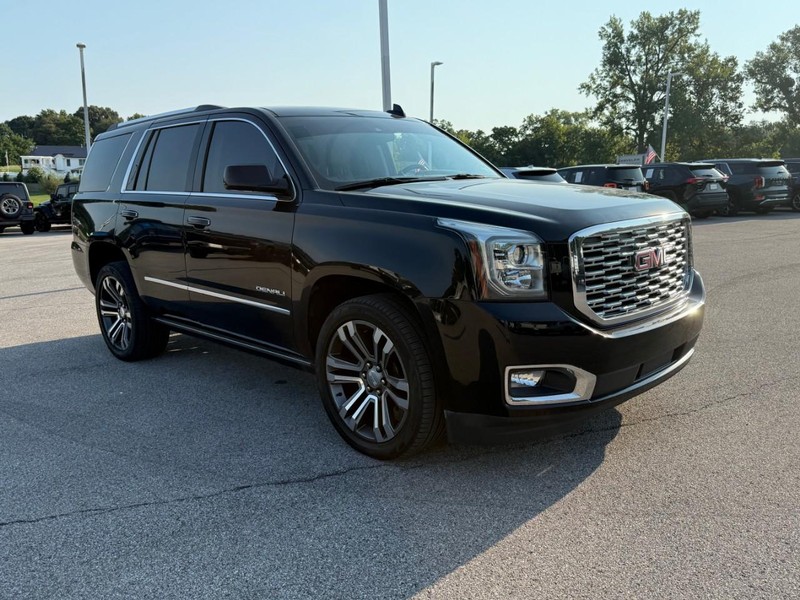GMC Yukon Vehicle Image 11